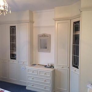 Deluxe Double En Suite Bath&Shower